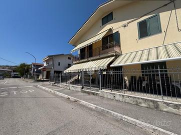 4 LOCALI A PENNA SANT'ANDREA
