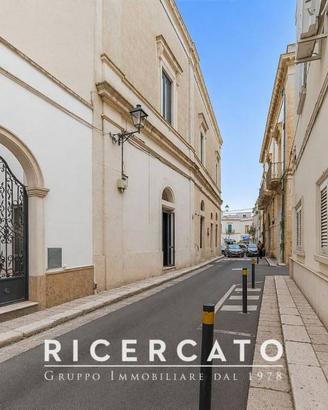 Appartamento di 160 m² con più di 5 locali a Novol