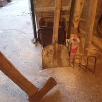 attrezzi antichi vari