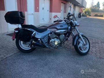 Moto Custom Kymco Venox  250 cc.