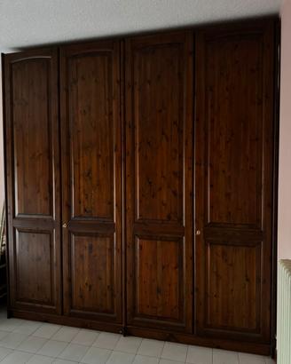 Armadio in legno