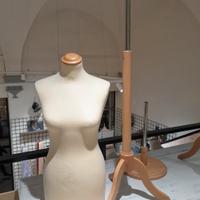 Manichino sartoriale color ecru