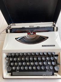 macchina da scrivere Triumph modello Tippa