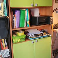 libreria e scrivania più poltroncina