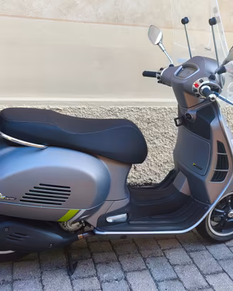 vespa 300 GTS super tech del 2023