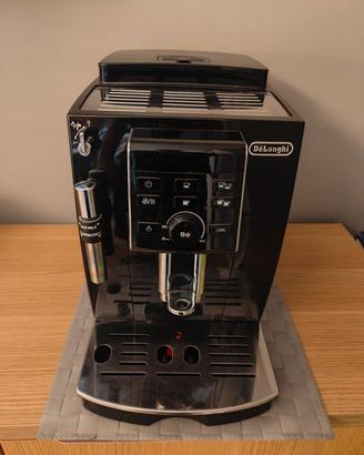 DeLonghi macchina del caffè automatica