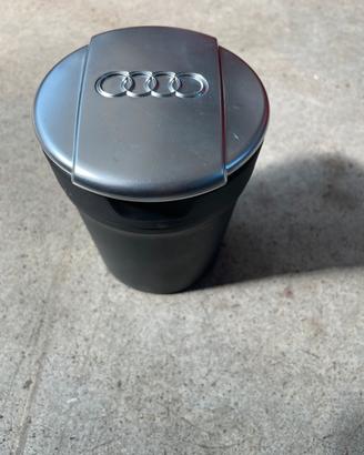 Posacenere portamonete, Audi
