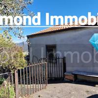 Casa singola con cantina e garage a Solicchiata