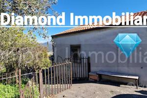 Casa singola con cantina e garage a Solicchiata