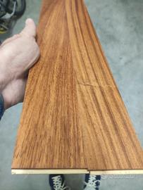 Parquet prefinito doussie marca Corà