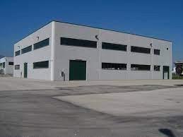 Capannone a villa del conte zona industriale
