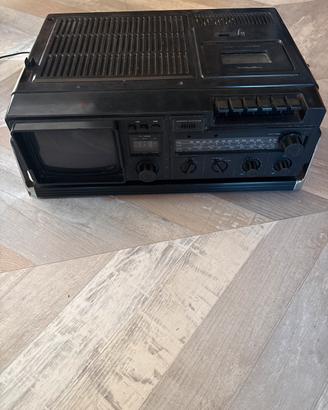 Tv radio e musicassetta portatile