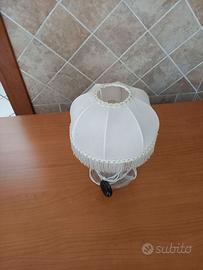 lampada con basamento in cristallo.