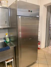 Frigo acciaio