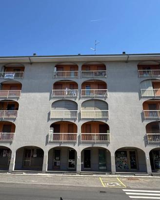 Appartamento di 101 m² con più di 5 locali e box a