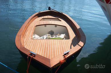 Gozzo in legno 6m restauro con epossidica 2025