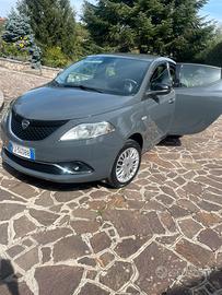 Lancia Y 1200 benzina/gpl allestimento Gold