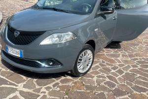 Lancia Y 1200 benzina/gpl allestimento Gold