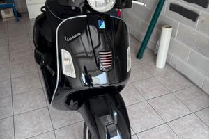 Vespa 300 Gts Super i.e.
