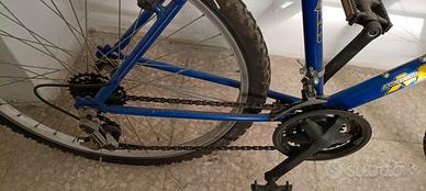 bicicletta Mountain bike 