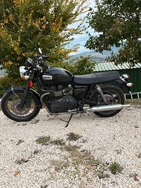 Triumph boneville T100