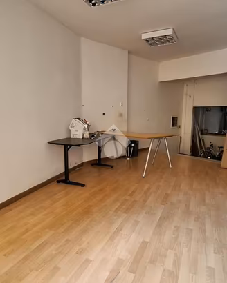 NEGOZIO A COLLEFERRO