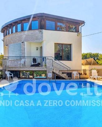 Villa di 330 m² con 5 locali a Conversano