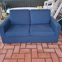 divano blu NO LETTO