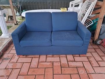 divano blu NO LETTO