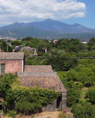 Antica villa indipendente con terreno