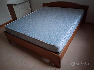 LETTO A DUE PIAZZE CON MATERASSO