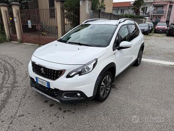 Peugeot 2008 PureTech action gti