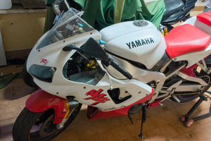 Yamaha R1