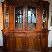 Cristalliera in legno massello stile classico