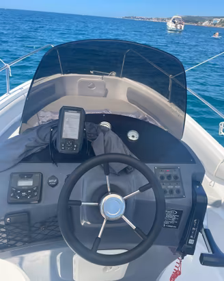 Giupex Marine con Suzuki 40/60