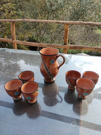 Servizio brocca e bicchieri in ceramica