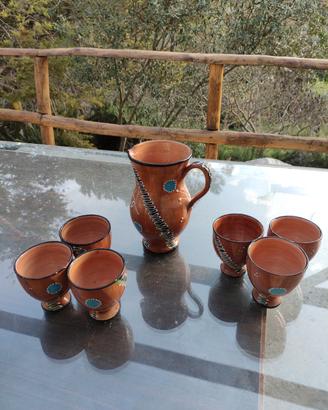 Servizio brocca e bicchieri in ceramica