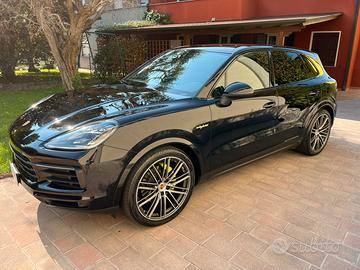 Porsche Cayenne e-hybrid PERFETTA