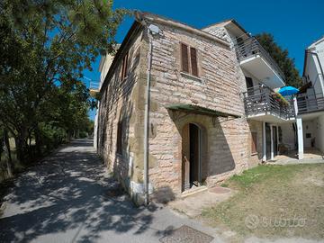 Villa unifamiliare Monterosso Marche, Sassoferrato