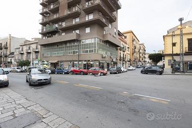 Elegante ufficio in corso tukory