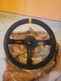 Volante MOMO alcantara + mozzo MOMO 