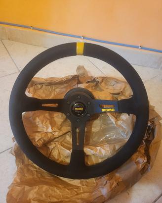 Volante MOMO alcantara + mozzo MOMO 