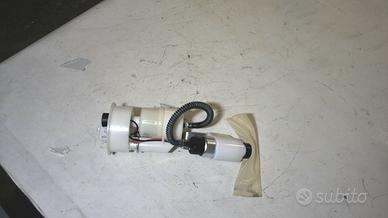 GRUPPO POMPA CARBURANTE VESPA PIAGGIO 640516 USATA