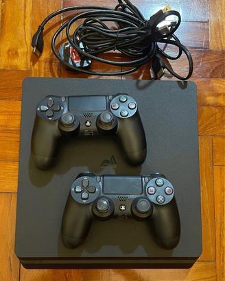 PS4 + 2 Controller