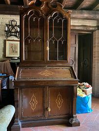 Vetrina in stile come nuova ,con intarsi