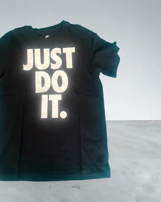 Maglietta nike nera taglia M