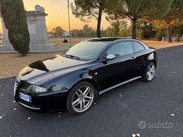 Alfa Romeo GT 1.9 JTDM 16V Distinctive