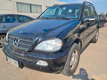 Mercedes ML (W163) anno 2003 ricambi usati
