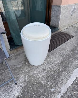 Sgabello moderno contenitore