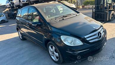 Ricambi Mercedes Classe B. 180CDI "07”110CV *6409